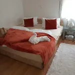 Toldi Panzio Hotel