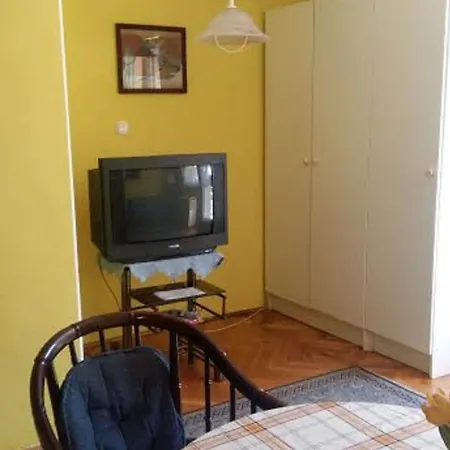 Toldi Panzio 3*