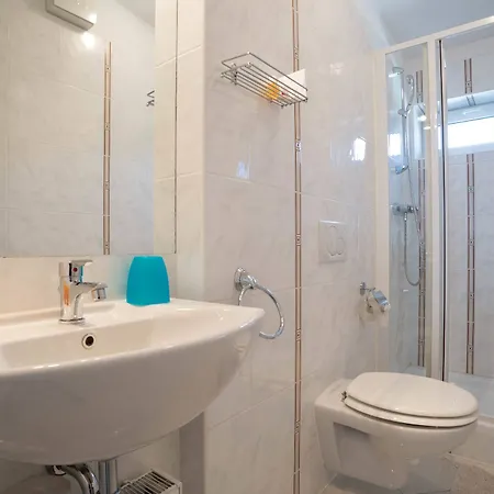 Toldi Panzio 3*